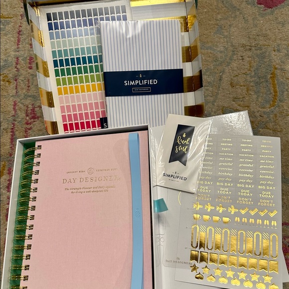 Day Designer 2024 Mini Daily Planner: Peony Bookcloth with Emily Ley extras* - Picture 3 of 12